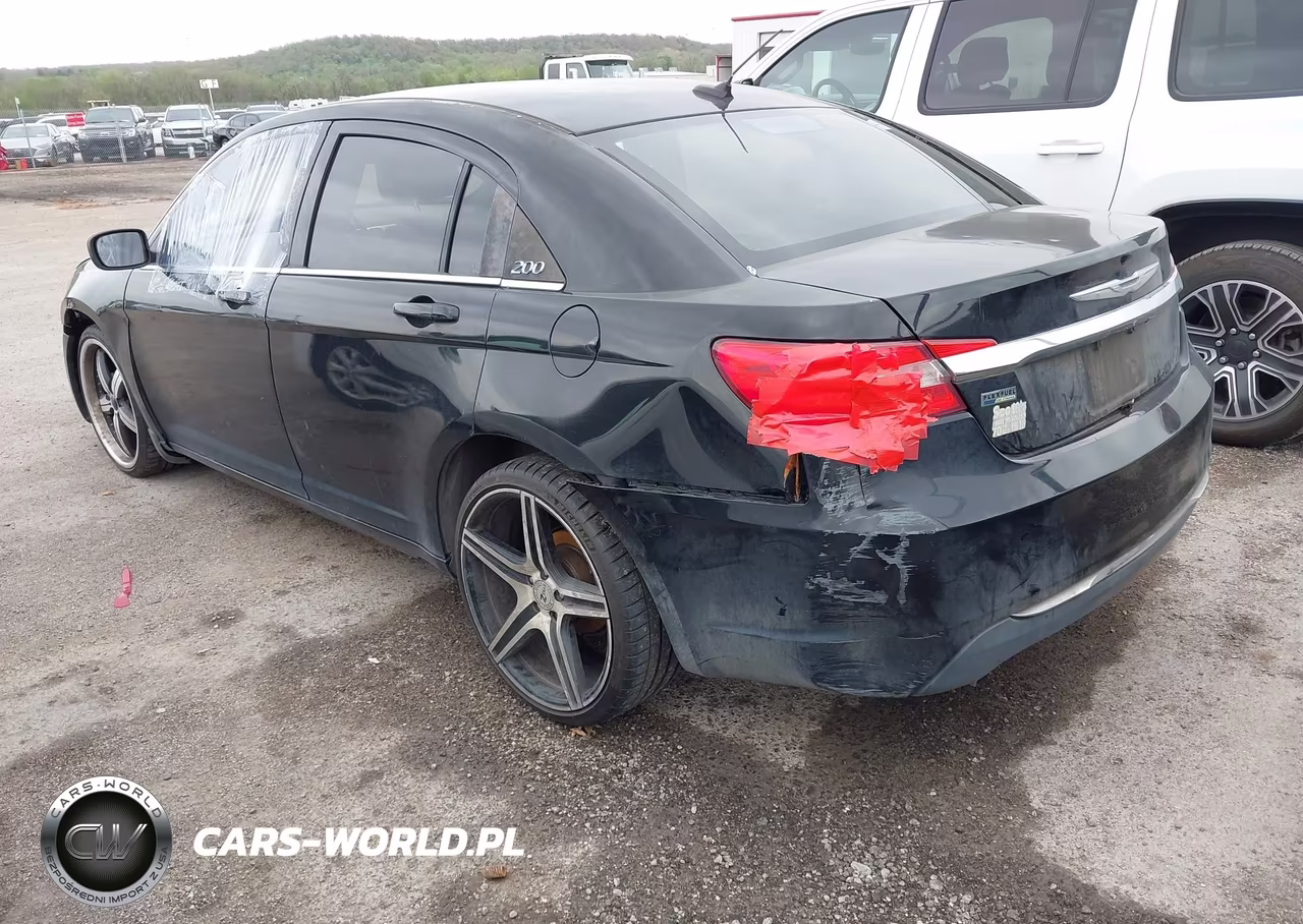 2014 Chrysler 200 Touring VIN:1C3CCBBG7EN119639 - 3