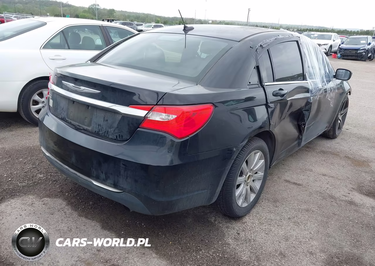2014 Chrysler 200 Touring VIN:1C3CCBBG7EN119639 - 4