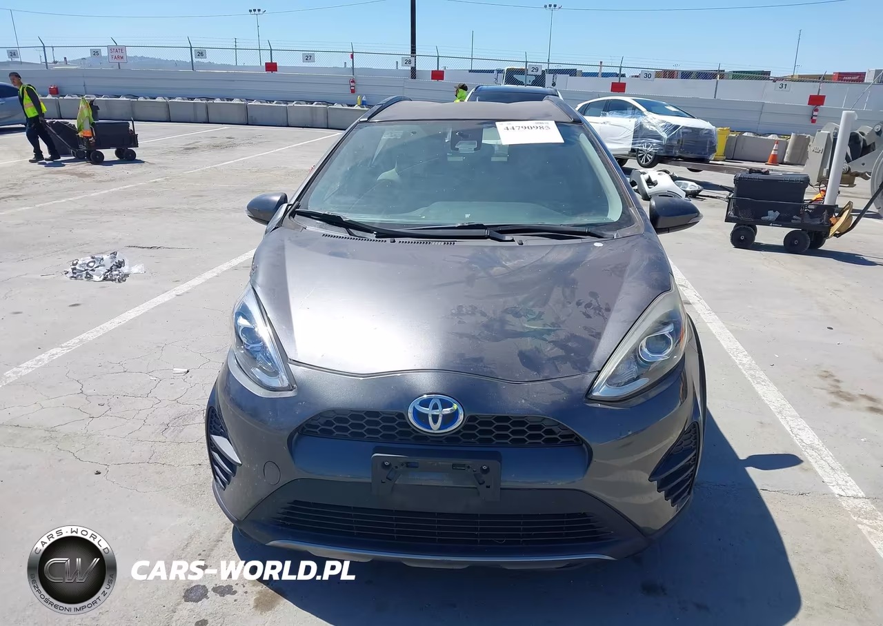 2018 Toyota Prius C One VIN:JTDKDTB3XJ1619173 - 13