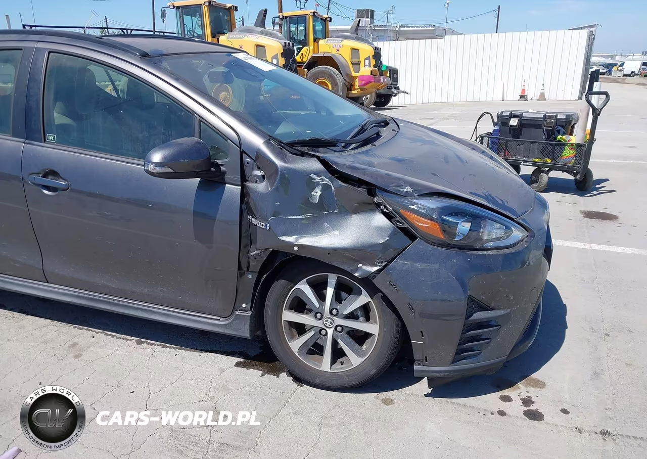 2018 Toyota Prius C One VIN:JTDKDTB3XJ1619173 - 6