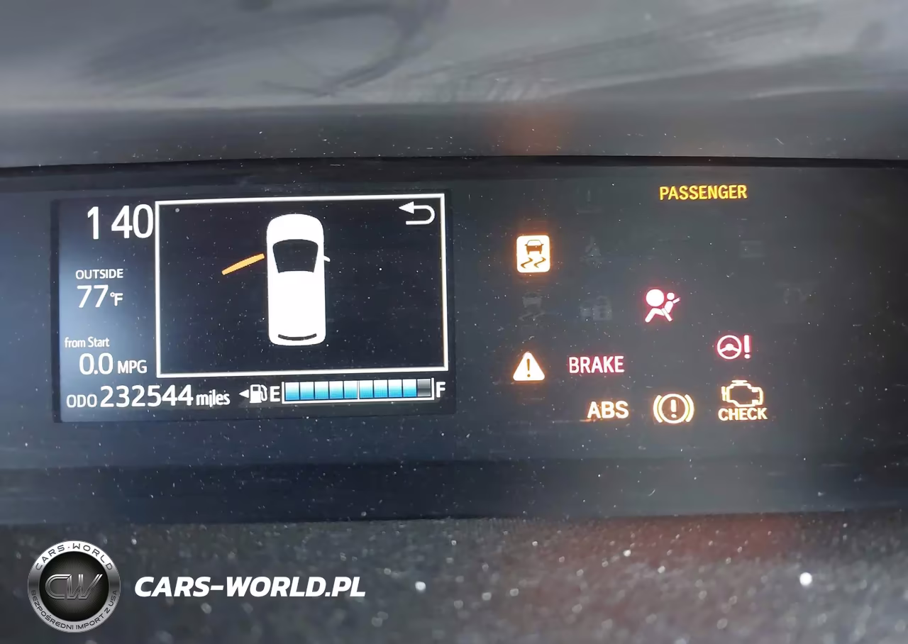 2018 Toyota Prius C One VIN:JTDKDTB3XJ1619173 - 7