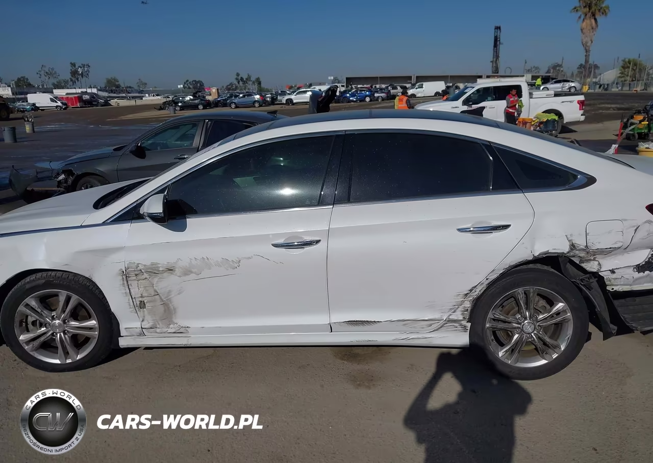 2019 Hyundai Sonata Limited VIN:5NPE34AF0KH733775 - 14