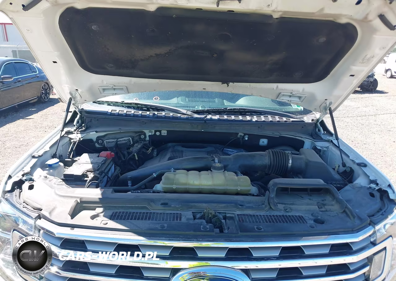 2019 Ford Expedition Limited VIN:1FMJU1KTXKEA51433 - 10
