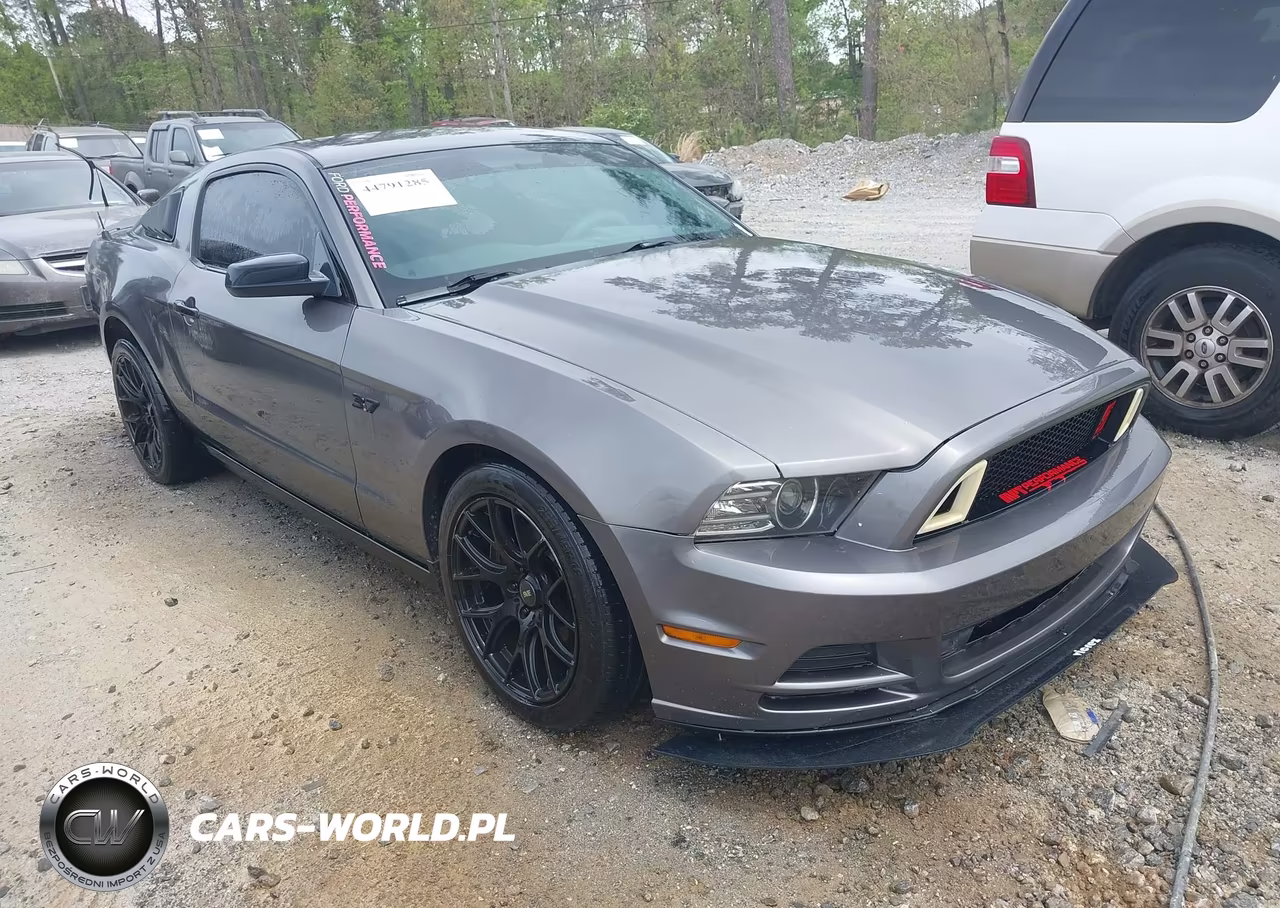 2013 Ford Mustang V6