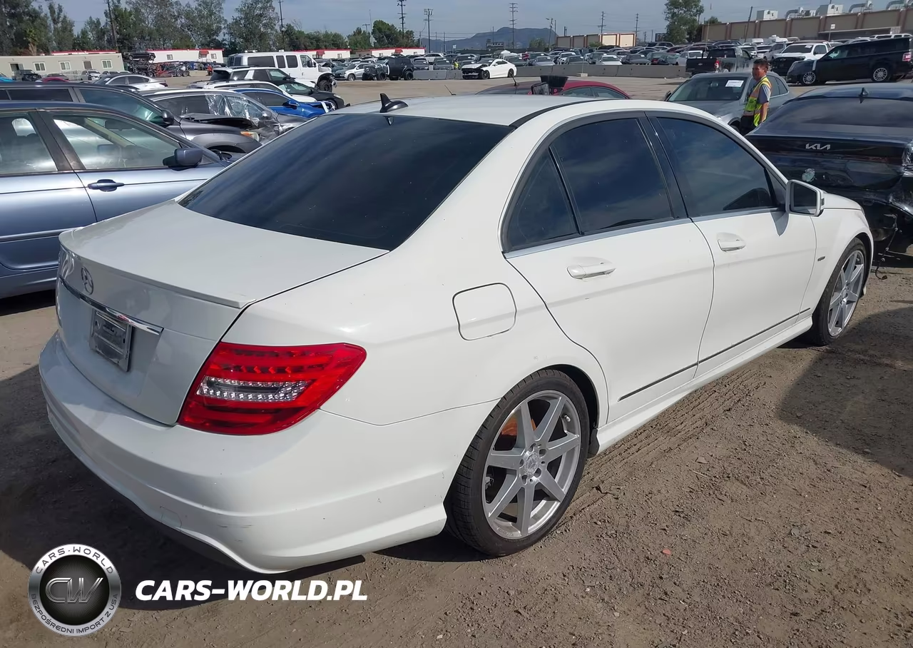 2012 Mercedes-Benz C 250 Sport VIN:WDDGF4HB7CA625879 - 4