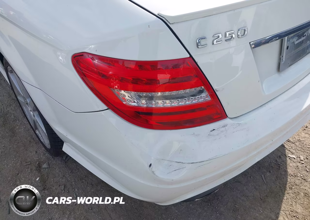 2012 Mercedes-Benz C 250 Sport VIN:WDDGF4HB7CA625879 - 6