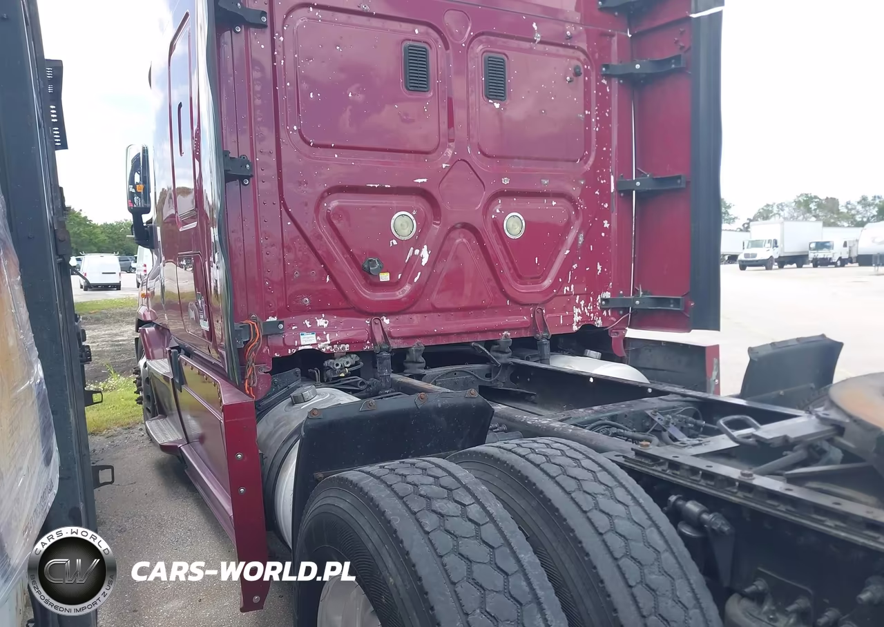2016 Freightliner Cascadia 113 VIN:3AKJGHDV3GSHC6704 - 13