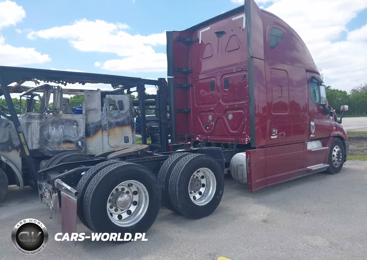 2016 Freightliner Cascadia 113 VIN:3AKJGHDV3GSHC6704 - 4