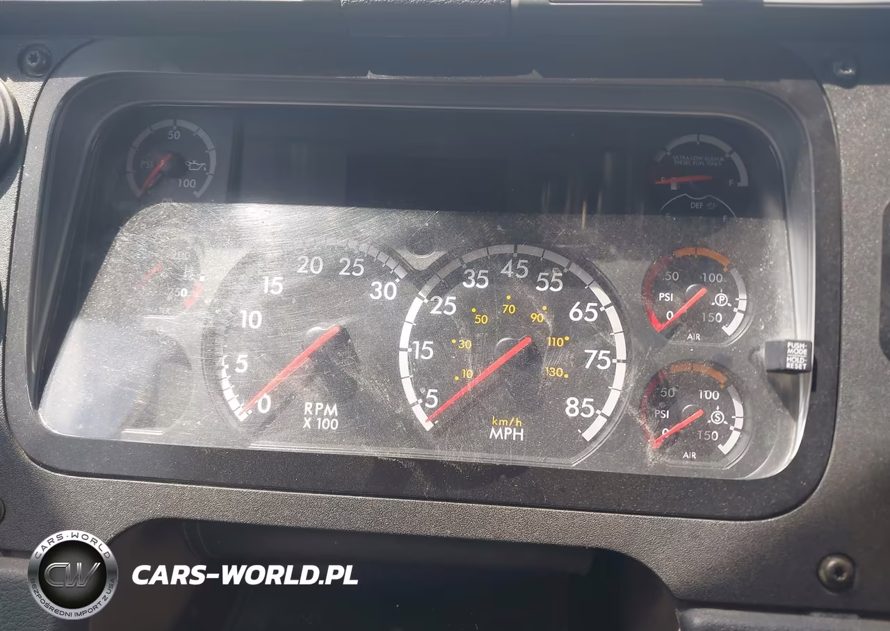 2016 Freightliner Cascadia 113 VIN:3AKJGHDV3GSHC6704 - 5