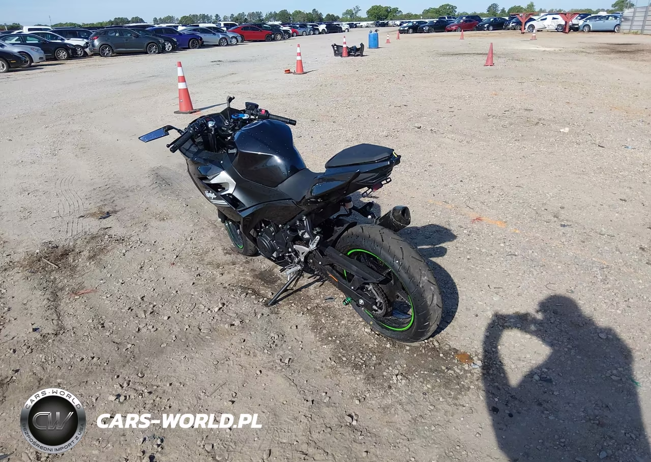 2022 Kawasaki Ex400 VIN:JKAEXKH18NDAF4410 - 3