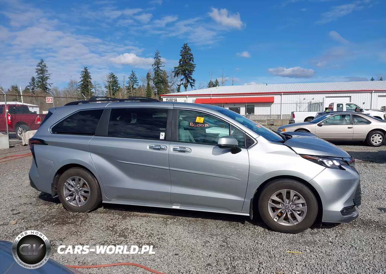 2025 Toyota Sienna Xle VIN:5TDJSKFC2SS195868 - 13
