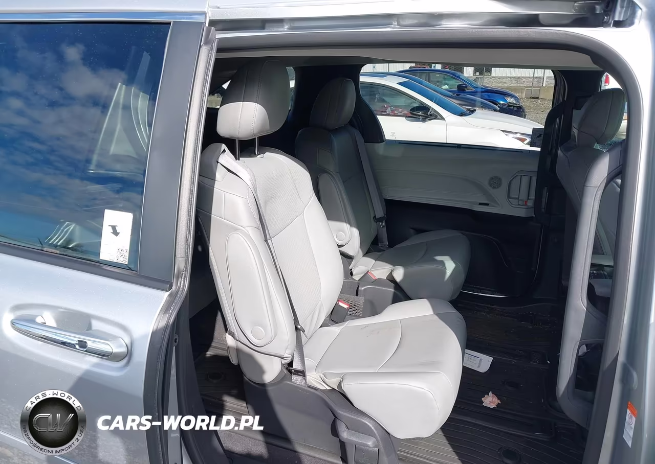 2025 Toyota Sienna Xle VIN:5TDJSKFC2SS195868 - 18