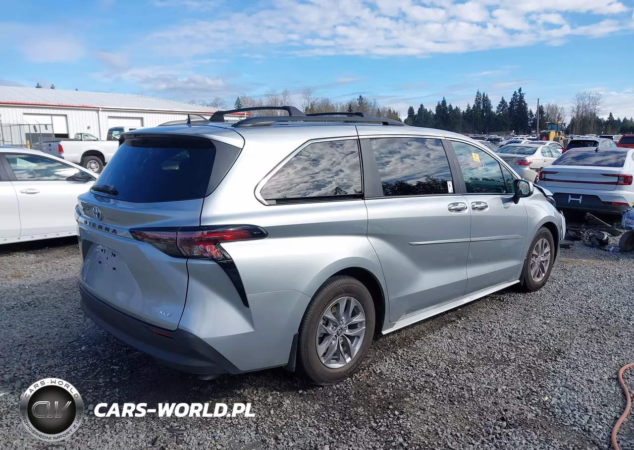 2025 Toyota Sienna Xle VIN:5TDJSKFC2SS195868 - 4