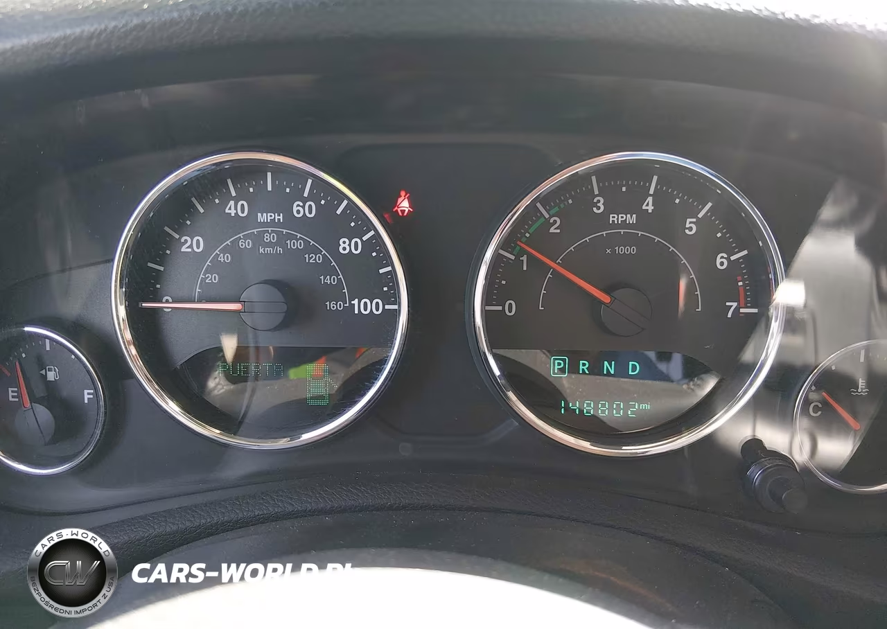 2016 Jeep Wrangler Unlimited Sahara VIN:1C4BJWEG3GL239615 - 7