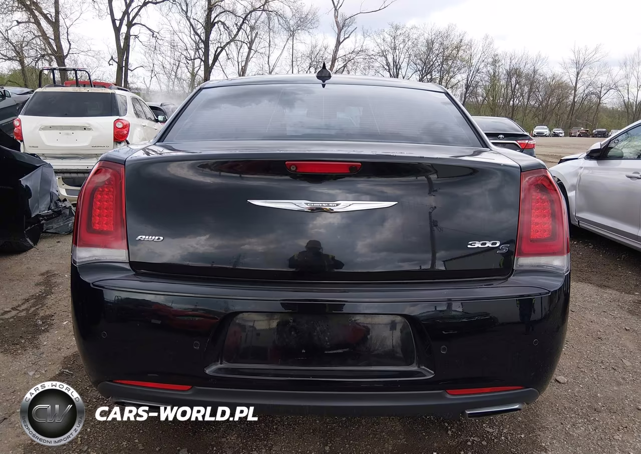 2015 Chrysler 300 300S VIN:2C3CCAGGXFH808717 - 16
