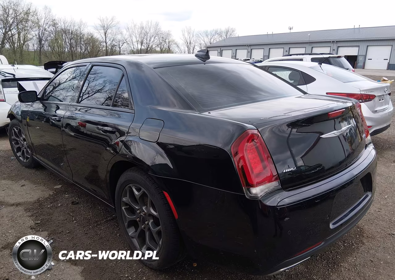 2015 Chrysler 300 300S VIN:2C3CCAGGXFH808717 - 3