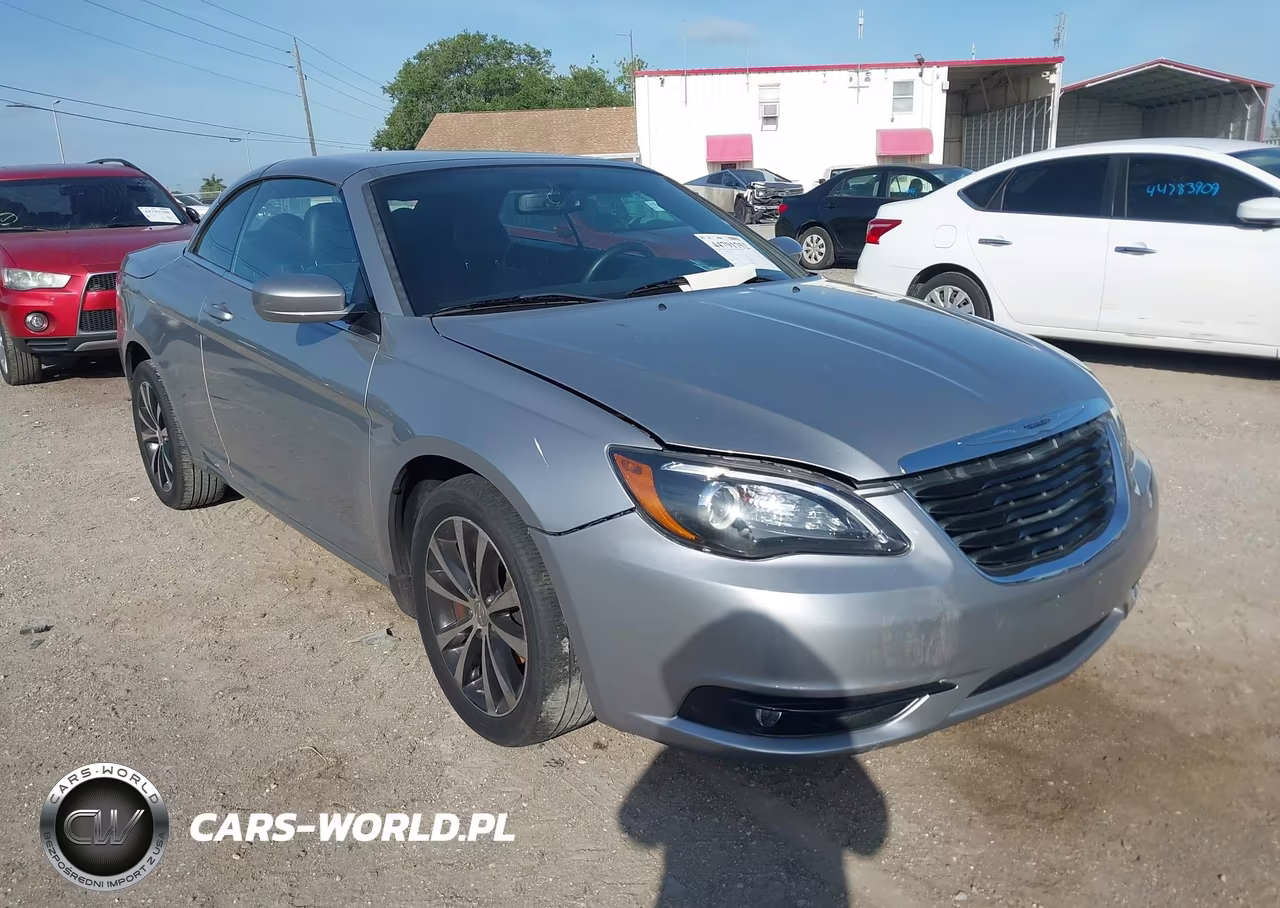 2014 Chrysler 200 S – zdjęcie 1 z 16