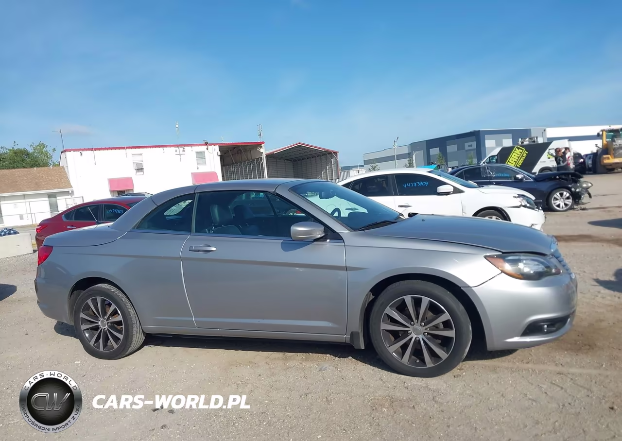 2014 Chrysler 200 S VIN:1C3BCBGG6EN163281 - 13