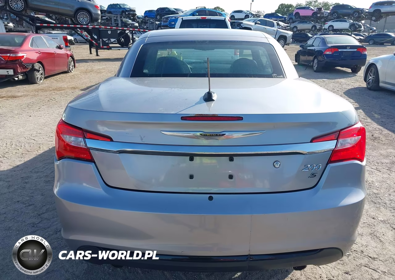 2014 Chrysler 200 S VIN:1C3BCBGG6EN163281 - 16