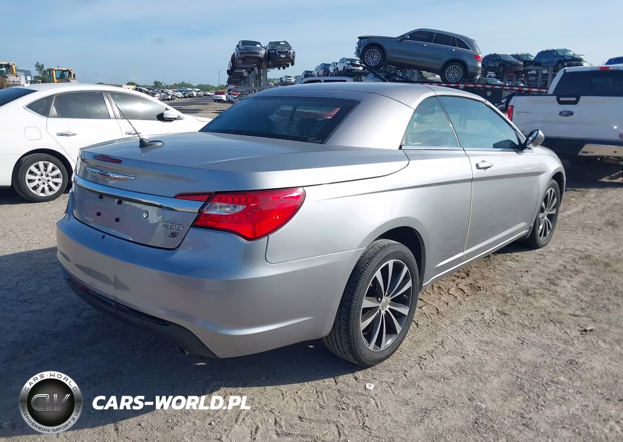 2014 Chrysler 200 S VIN:1C3BCBGG6EN163281 - 4