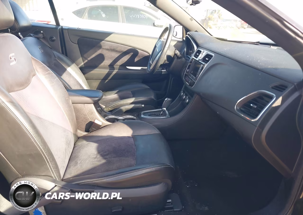 2014 Chrysler 200 S VIN:1C3BCBGG6EN163281 - 5