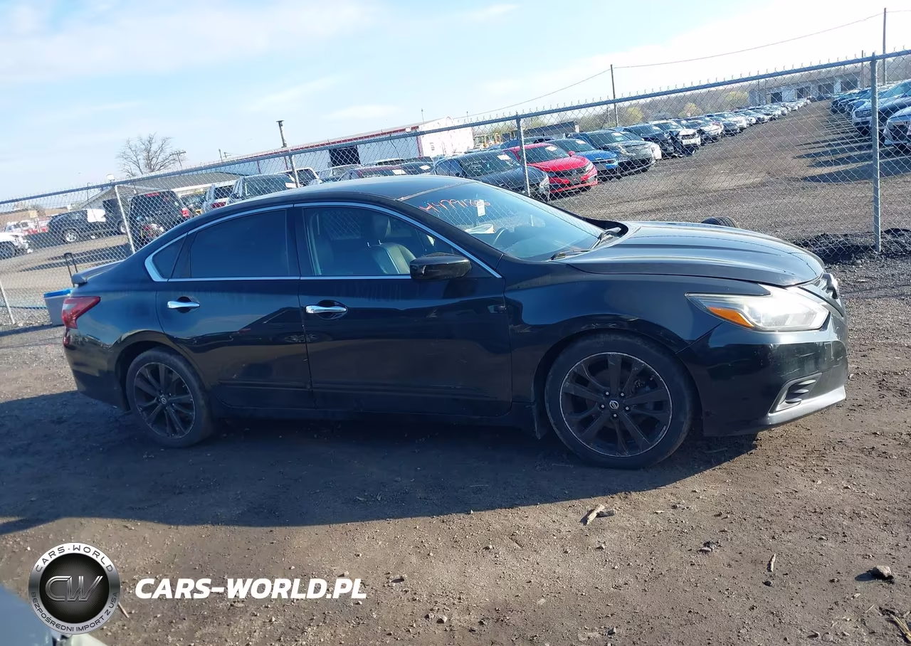 2018 Nissan Altima 2.5 Sr VIN:1N4AL3AP8JC257258 - 13