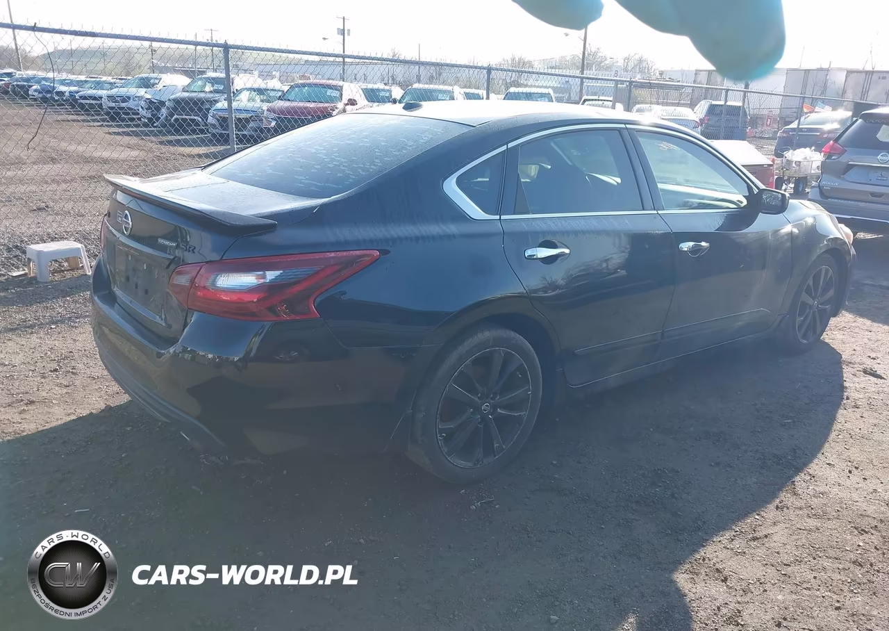 2018 Nissan Altima 2.5 Sr VIN:1N4AL3AP8JC257258 - 4
