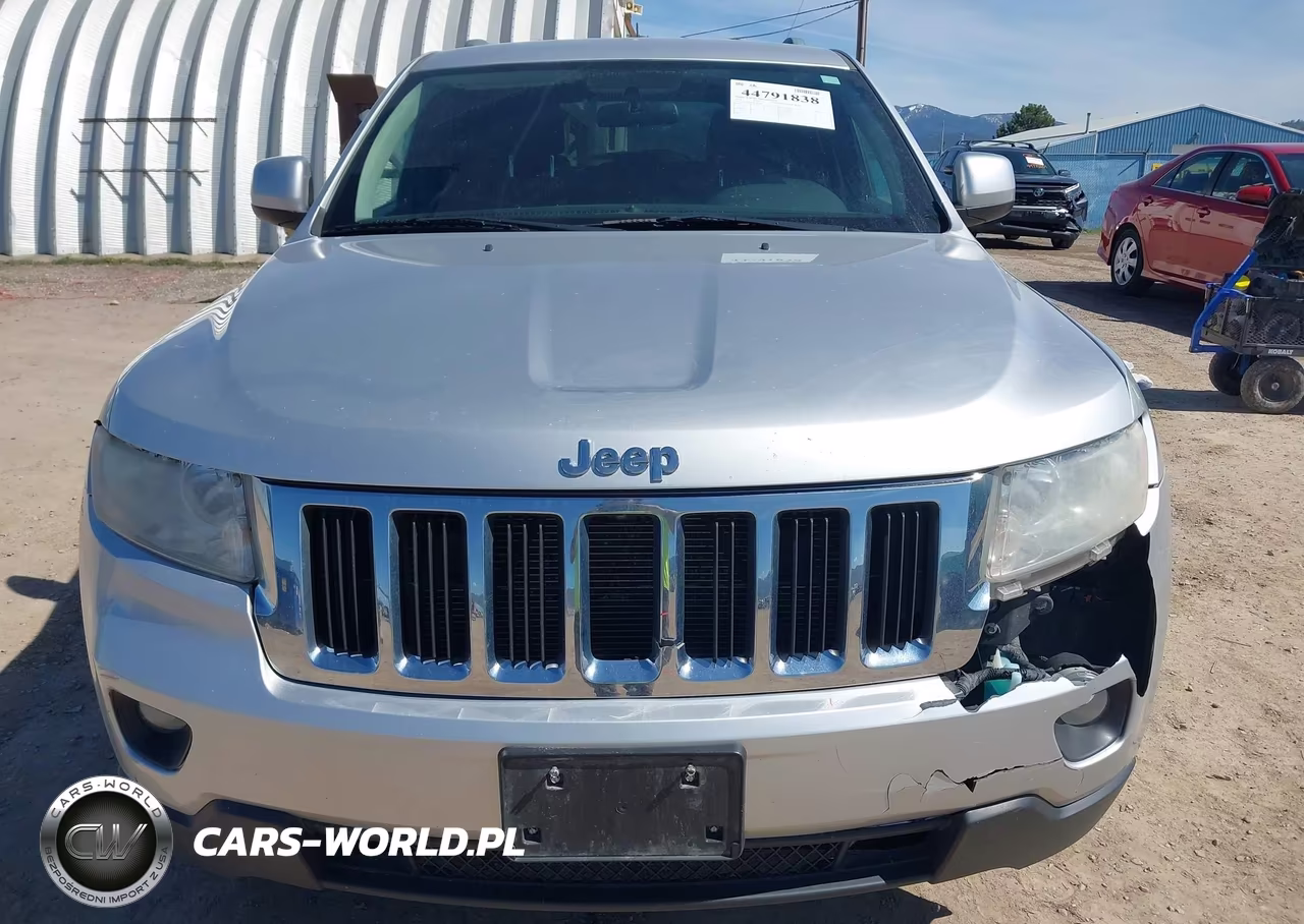 2011 Jeep Grand Cherokee Laredo VIN:1J4RR4GG9BC697820 - 12