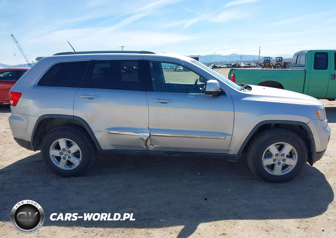 2011 Jeep Grand Cherokee Laredo VIN:1J4RR4GG9BC697820 - 13