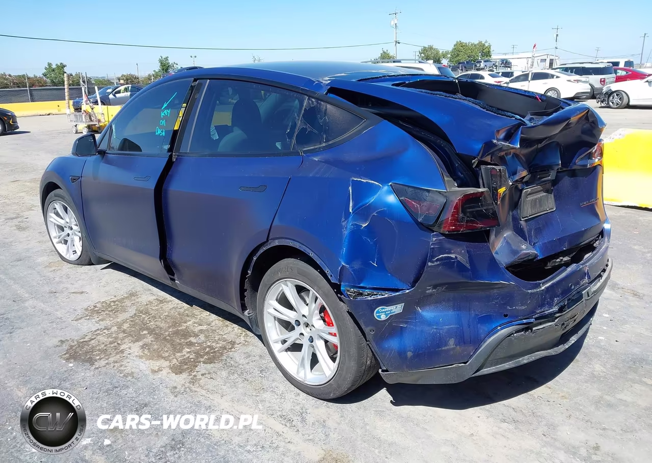 2022 Tesla Model Y Performance Dual Motor All-Wheel Drive VIN:7SAYGDEF7NF326022 - 3