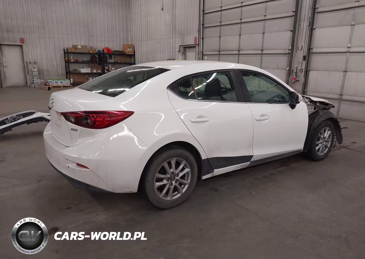2018 Mazda Mazda3 Sport VIN:3MZBN1U7XJM159997 - 4