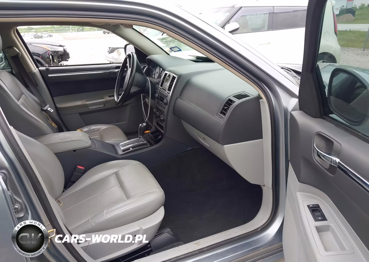 2006 Chrysler 300 Touring VIN:2C3KA53G16H490923 - 5