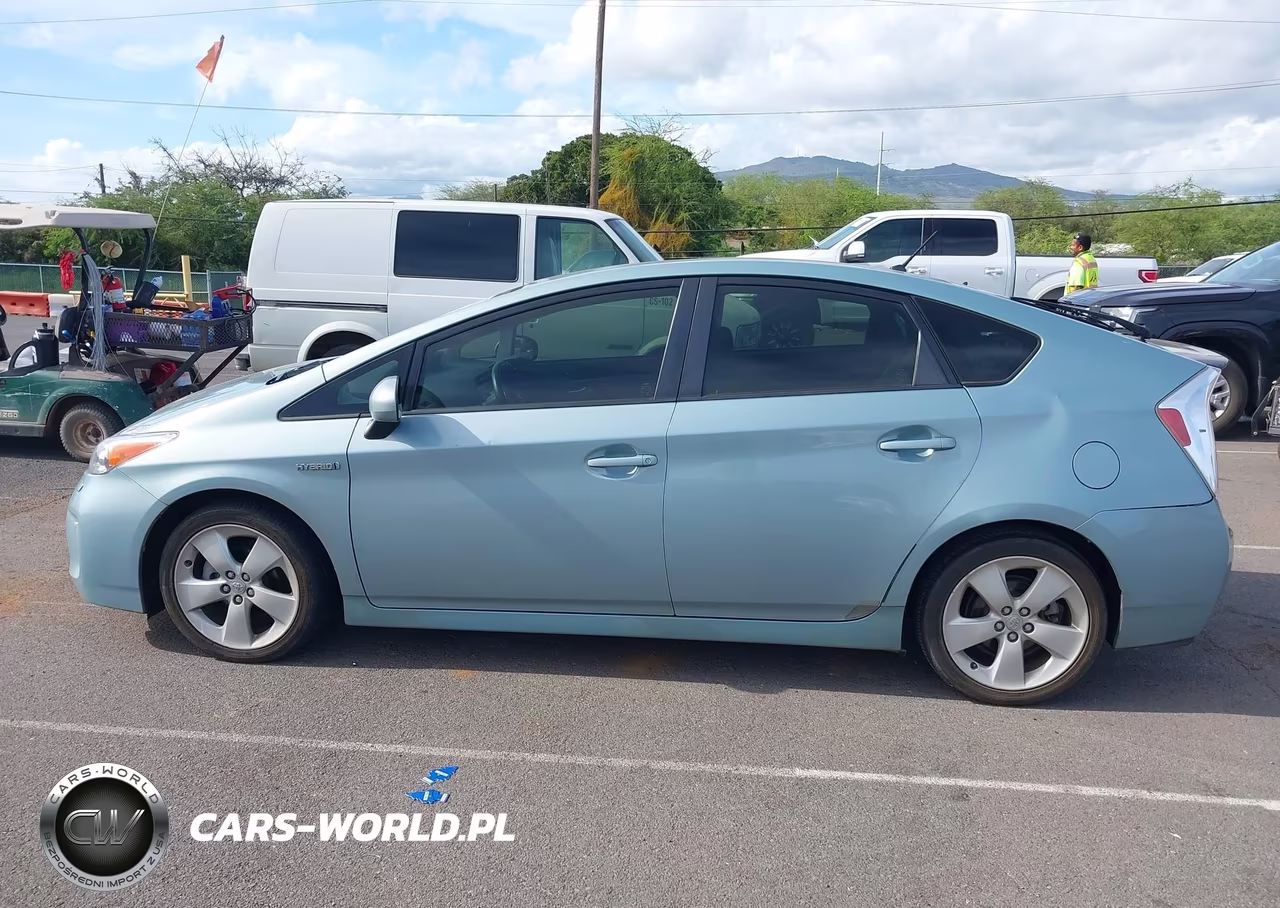2015 Toyota Prius Five-Four-Persona Series Special Edition-Three-Two VIN:JTDKN3DU0F1968398 - 14