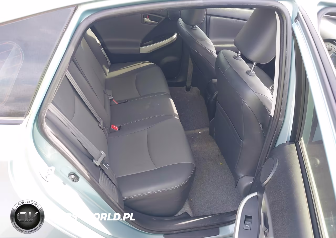 2015 Toyota Prius Five-Four-Persona Series Special Edition-Three-Two VIN:JTDKN3DU0F1968398 - 8