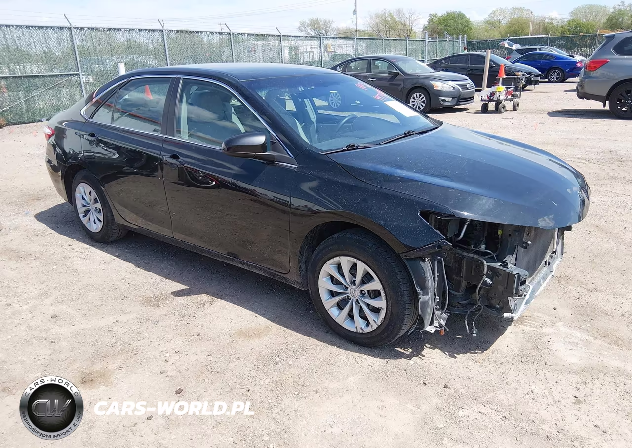 2017 Toyota Camry Le – zdjęcie 1 z 17