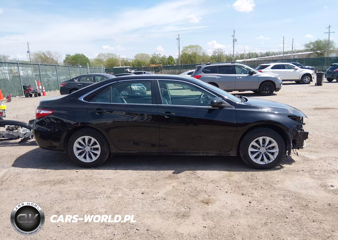 2017 Toyota Camry Le VIN:4T1BF1FK9HU652234 - 14