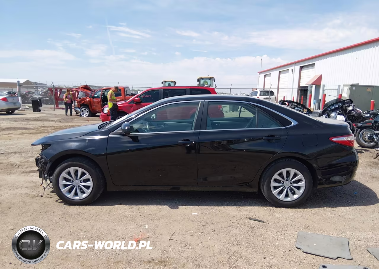 2017 Toyota Camry Le VIN:4T1BF1FK9HU652234 - 15