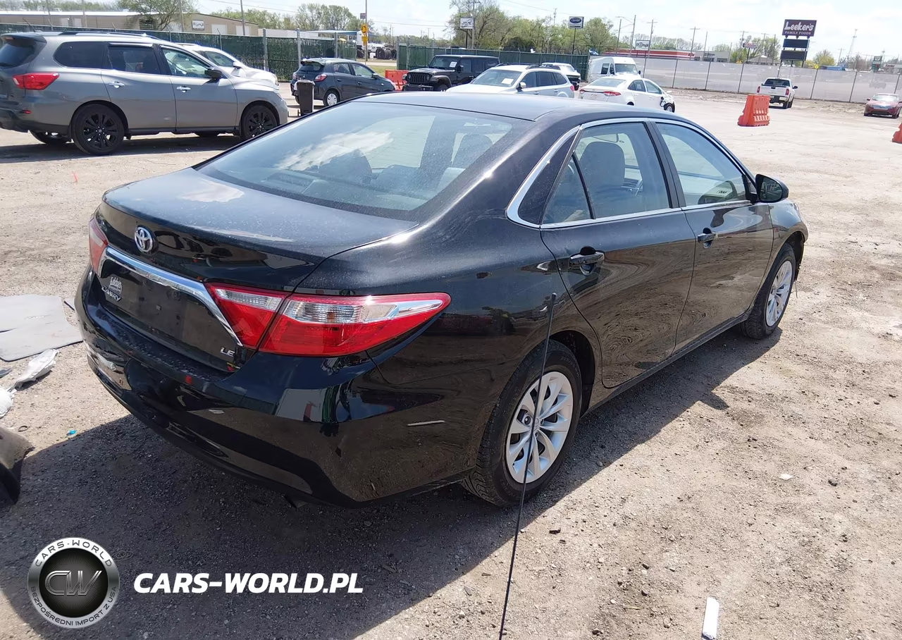 2017 Toyota Camry Le VIN:4T1BF1FK9HU652234 - 4