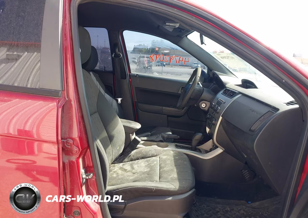 2010 Ford Focus Se VIN:1FAHP3FN8AW125772 - 5