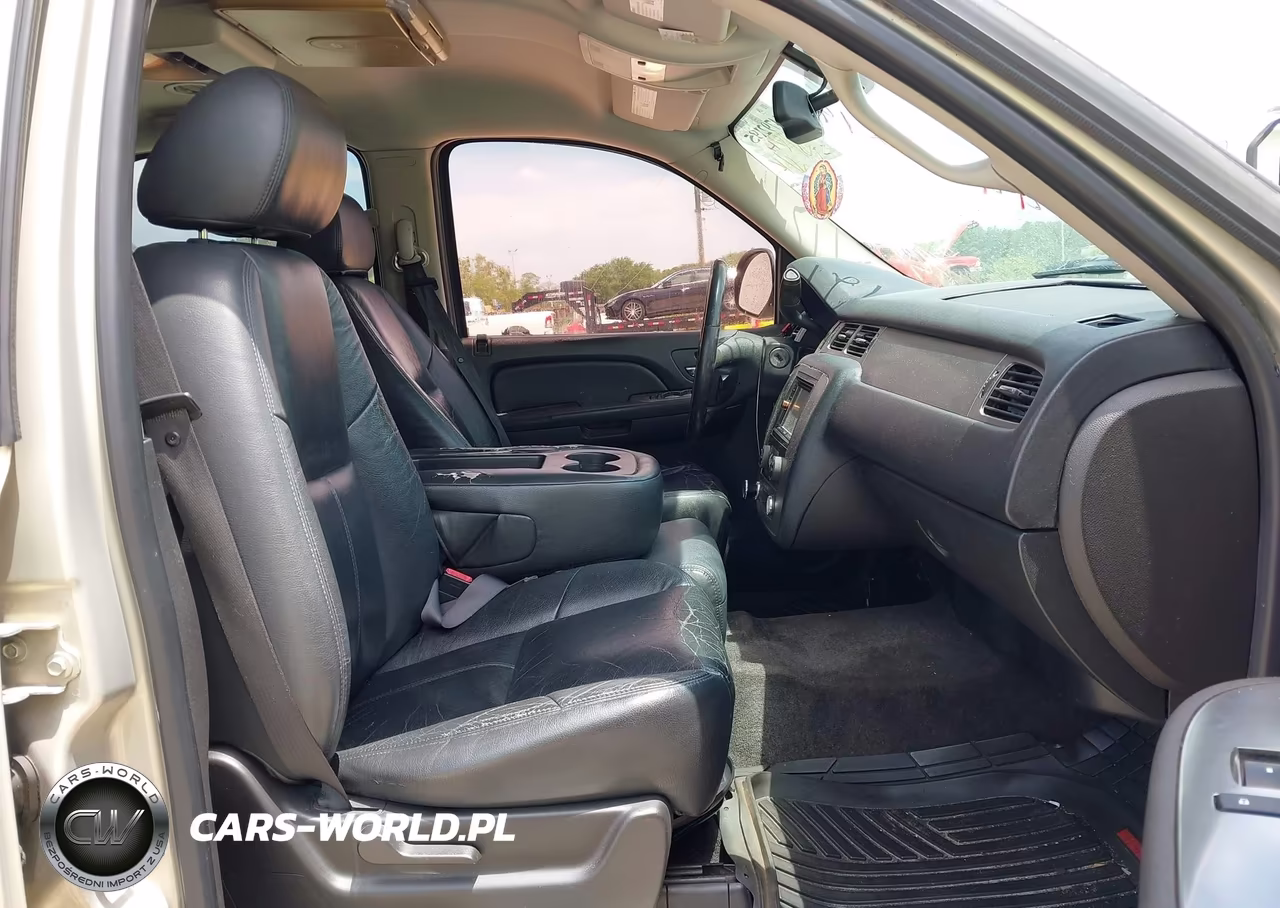 2007 Chevrolet Tahoe Ls VIN:1GNFC13037R305993 - 5
