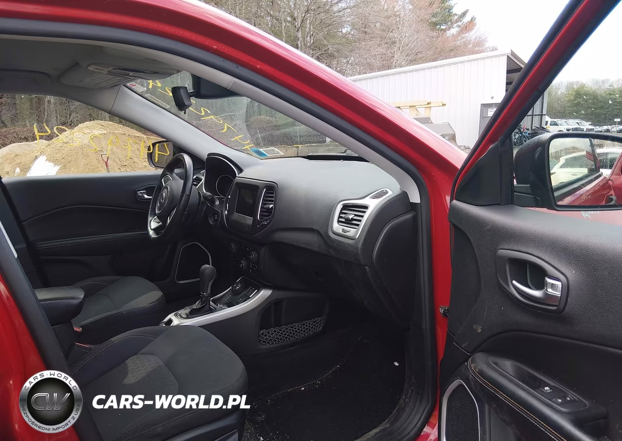 2019 Jeep Compass Sport 4X4 VIN:3C4NJDAB5KT686102 - 5