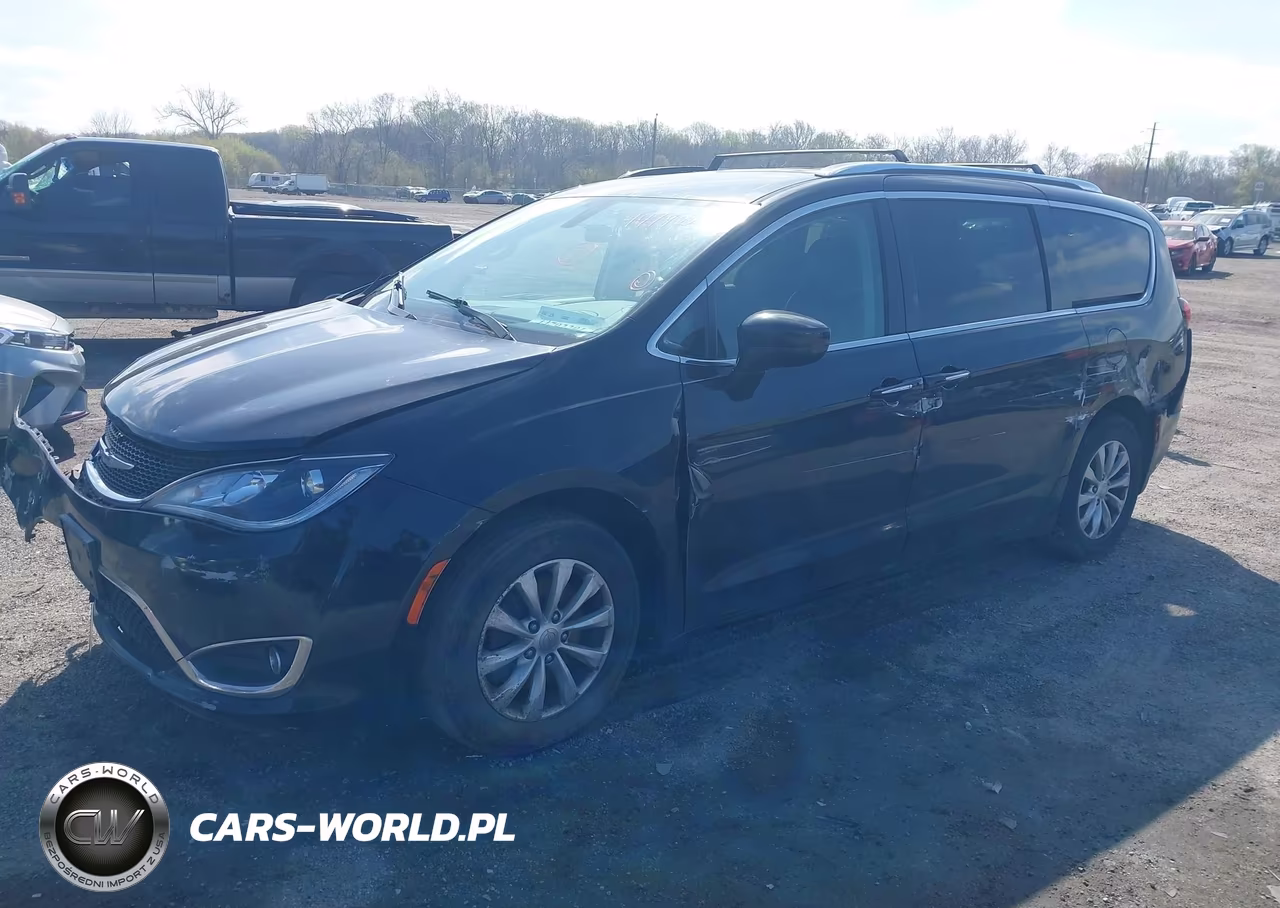 2018 Chrysler Pacifica Touring L VIN:2C4RC1BG6JR357317 - 2
