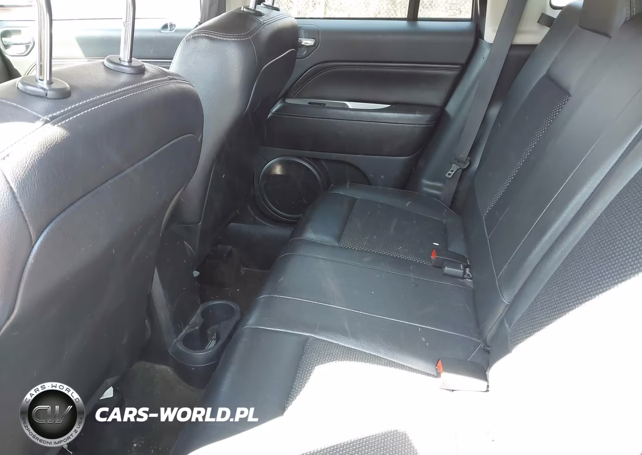 2016 Jeep Compass Latitude VIN:1C4NJDEB6GD781369 - 8