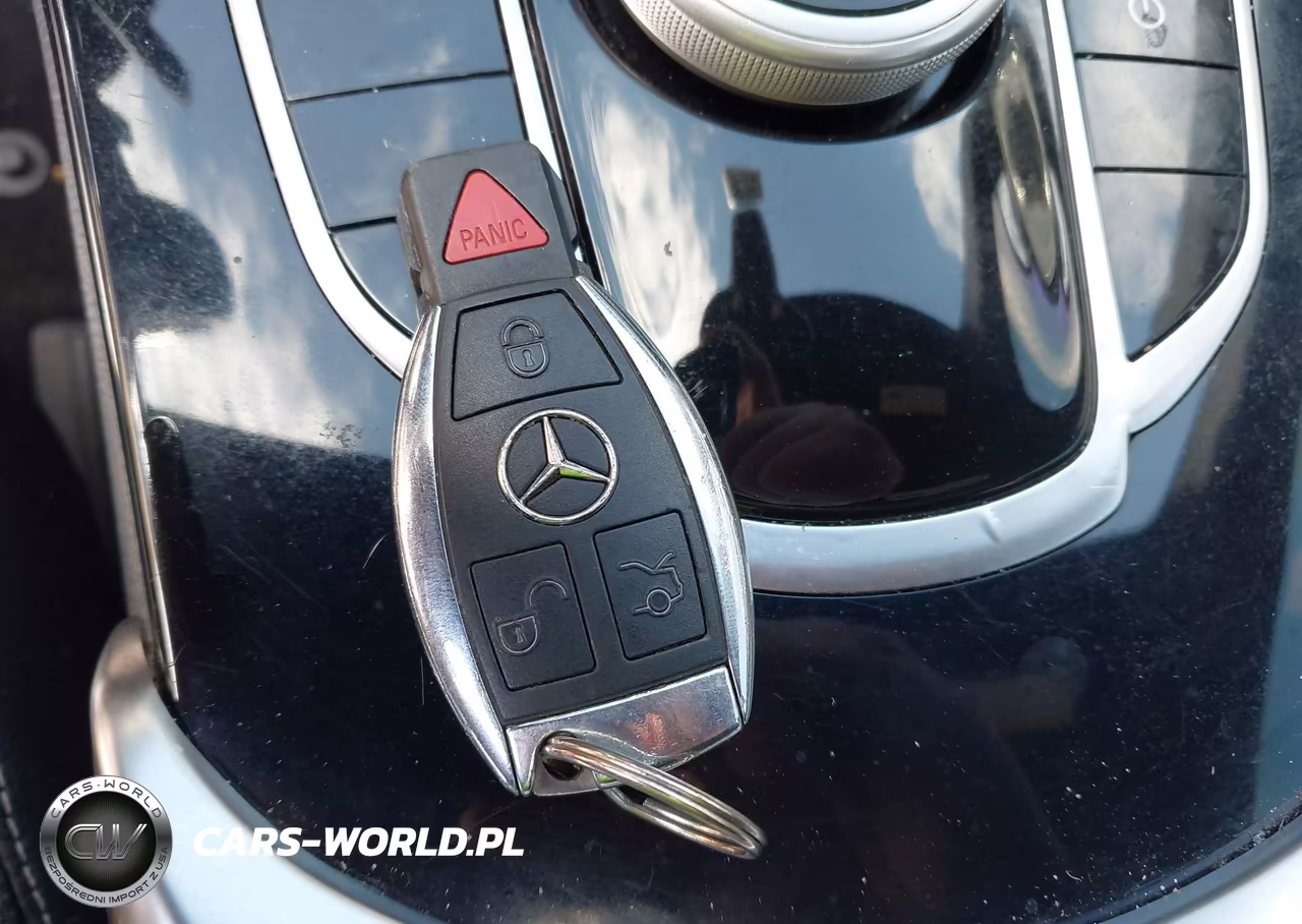 2018 Mercedes-Benz C 300 VIN:55SWF4JB1JU239185 - 11