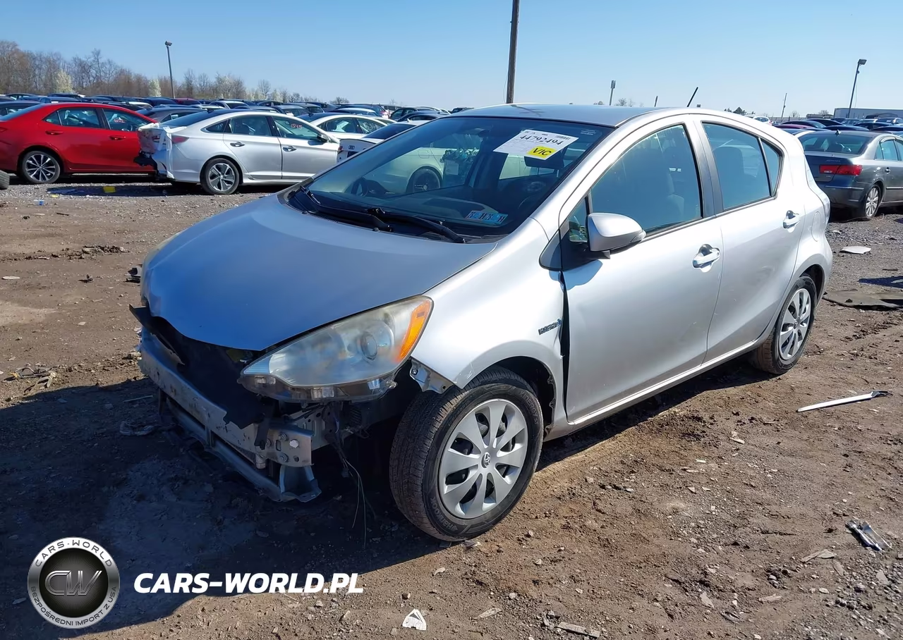 2012 Toyota Prius C Three VIN:JTDKDTB31C1518140 - 2