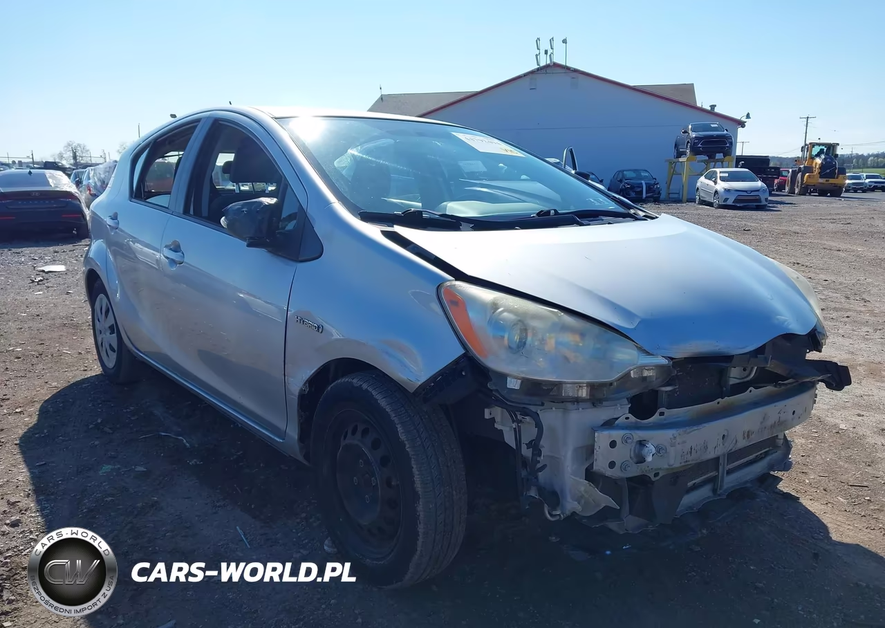 2012 Toyota Prius C Three VIN:JTDKDTB31C1518140 - 6