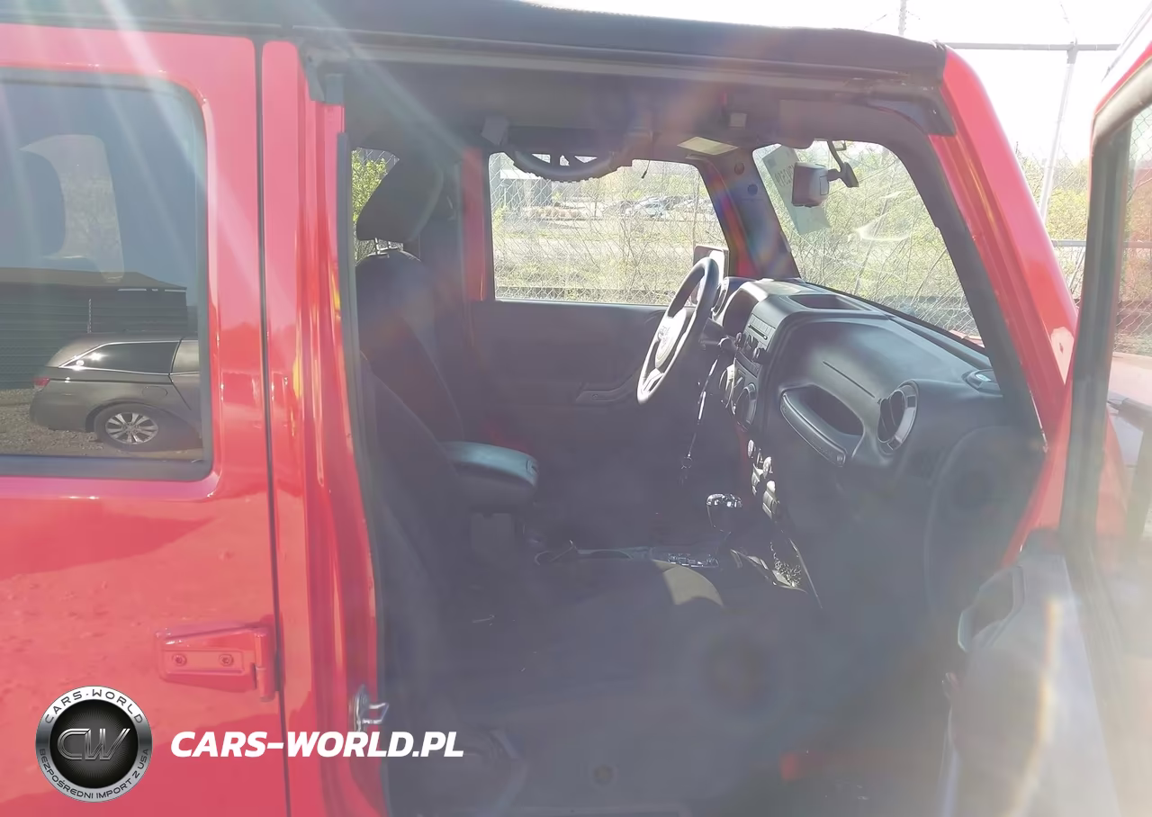 2015 Jeep Wrangler Unlimited Willys Wheeler VIN:1C4BJWDG7FL670717 - 5