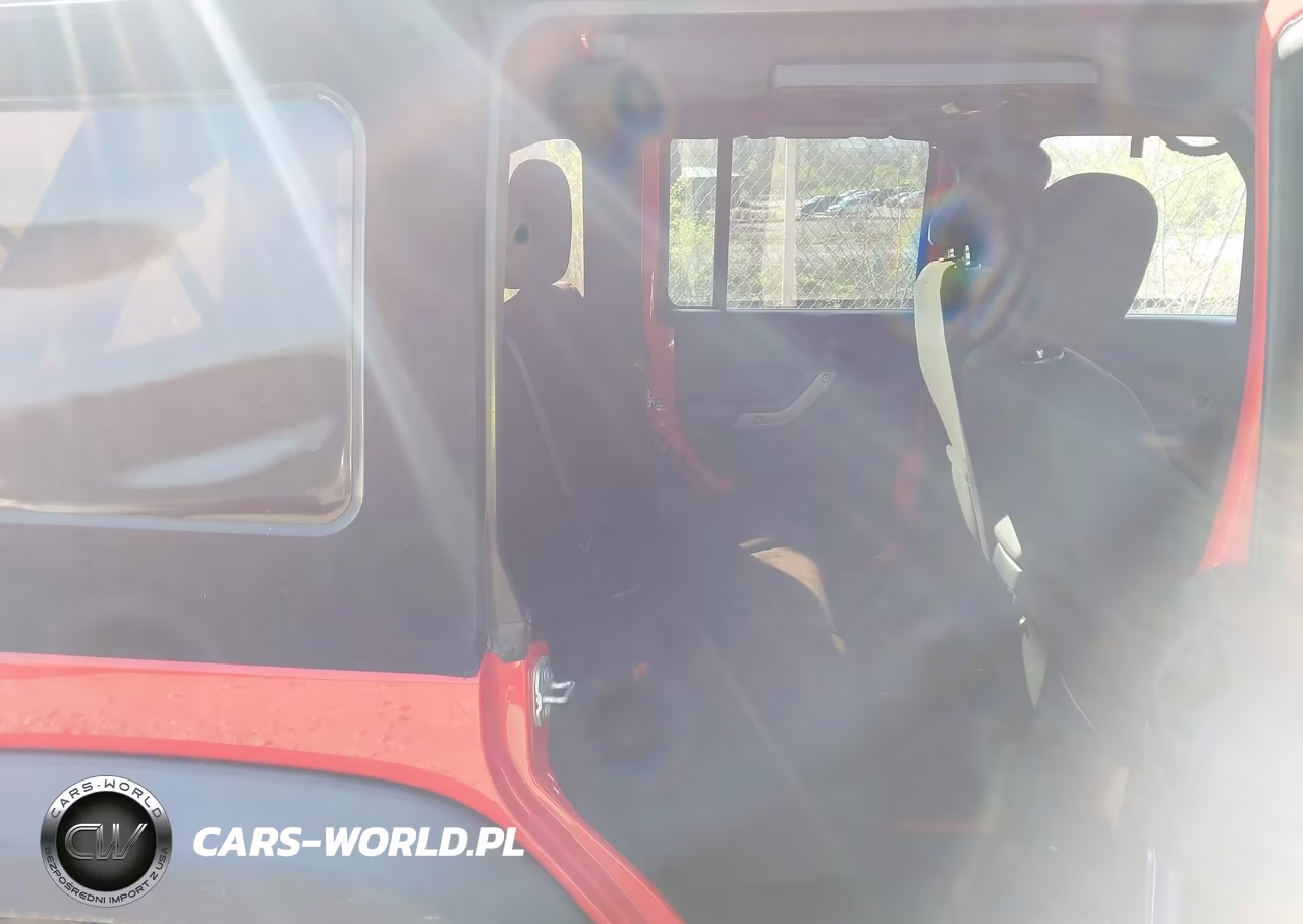 2015 Jeep Wrangler Unlimited Willys Wheeler VIN:1C4BJWDG7FL670717 - 8