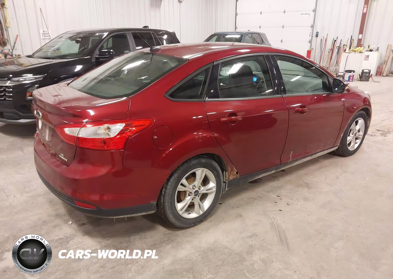2014 Ford Focus Se VIN:1FADP3F28EL245938 - 4