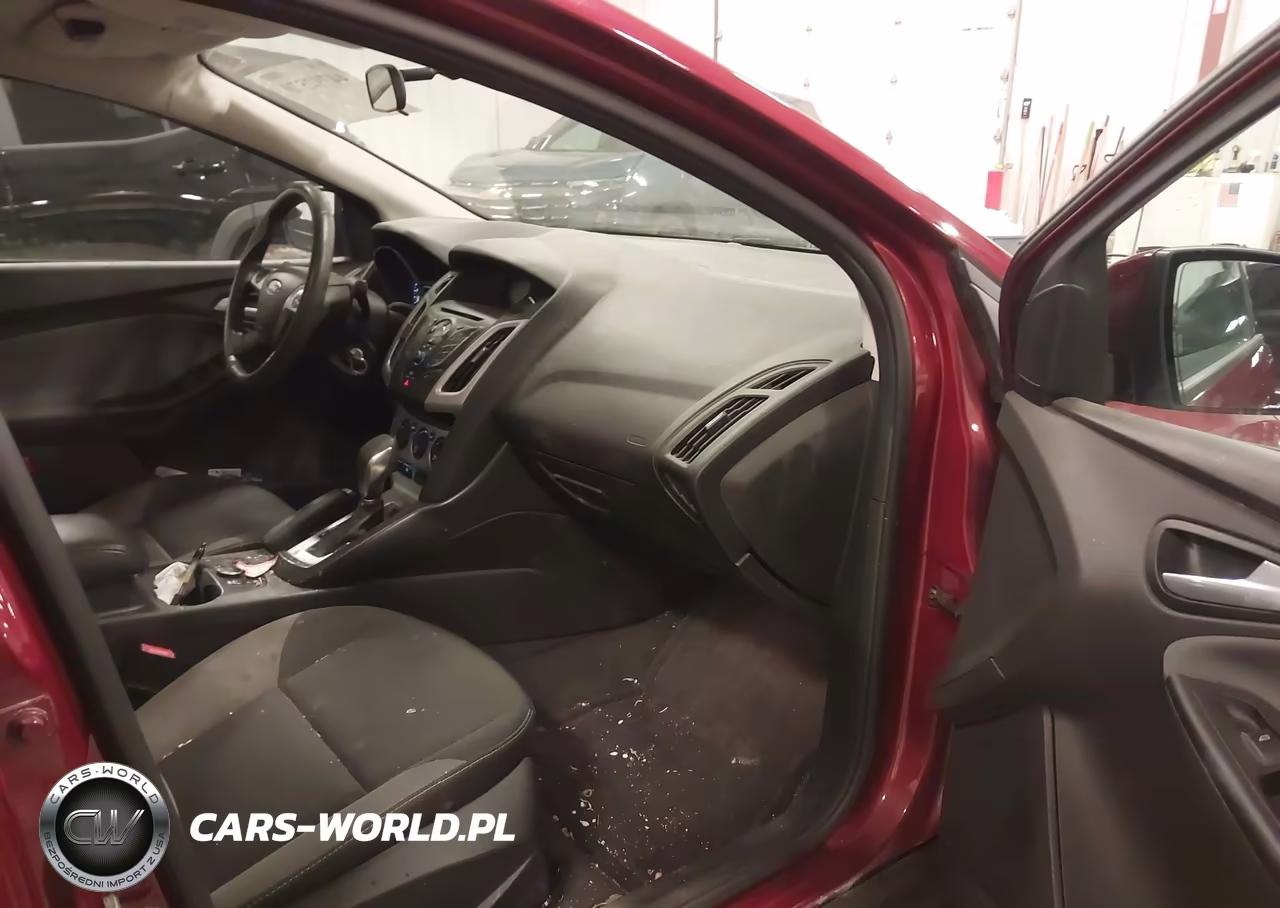 2014 Ford Focus Se VIN:1FADP3F28EL245938 - 5